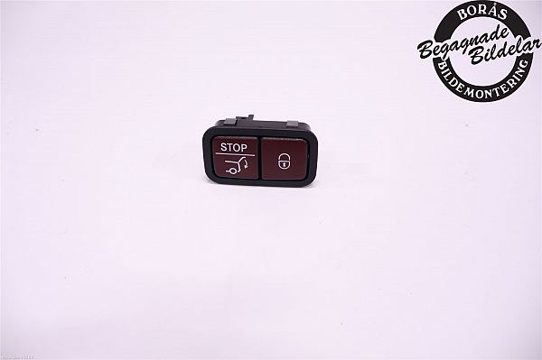 Tailgate/boot open switch button