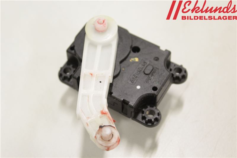 Nissan QASHQAI II SUV (J11, J11_) Heater Vent Flap Control