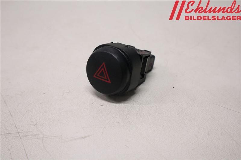 S31471 : Warnblinkschalter - Autoparts24