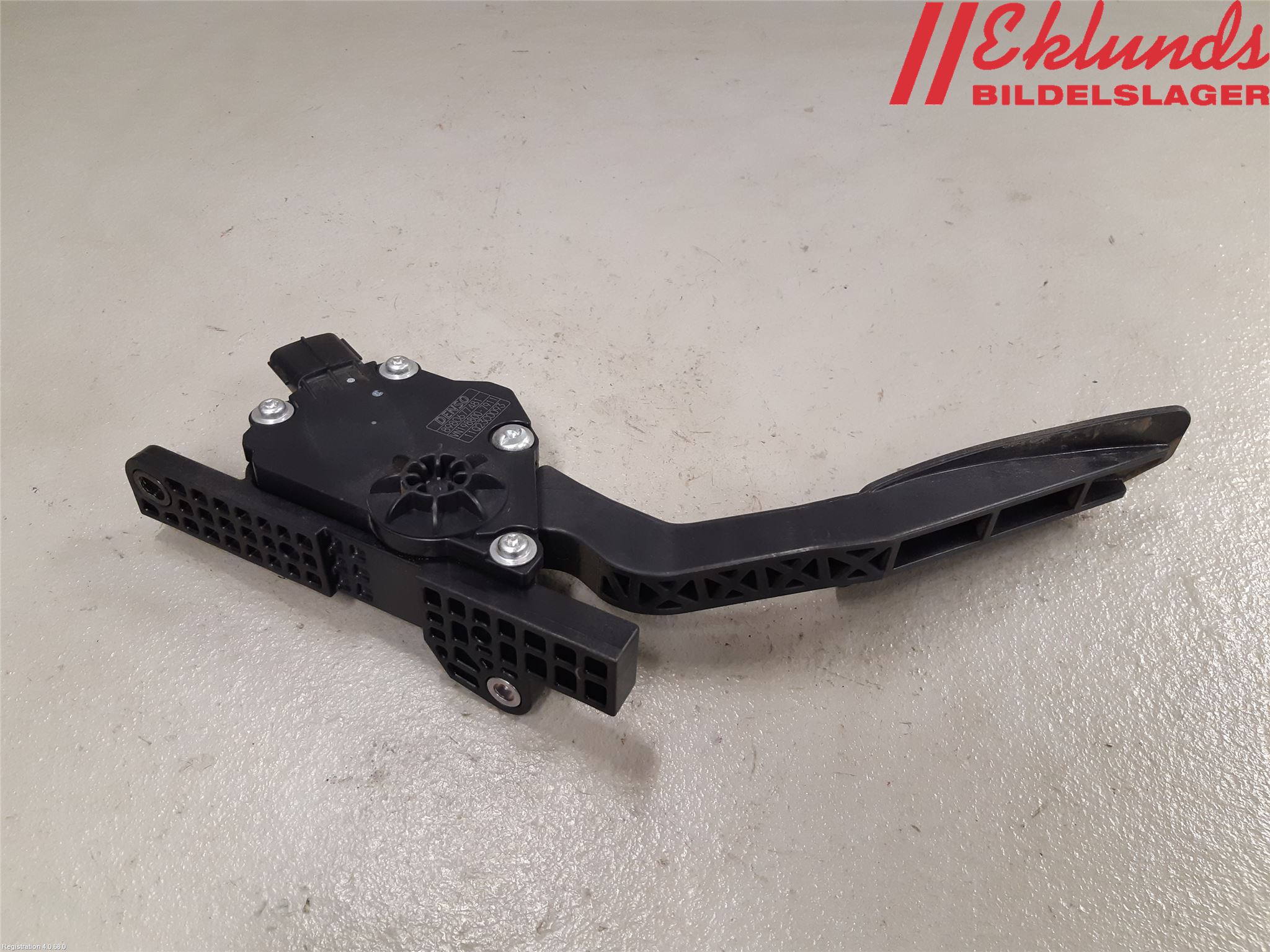 Isuzu D-MAX II (TFR, TFS) Accelerator pedal 8980677481