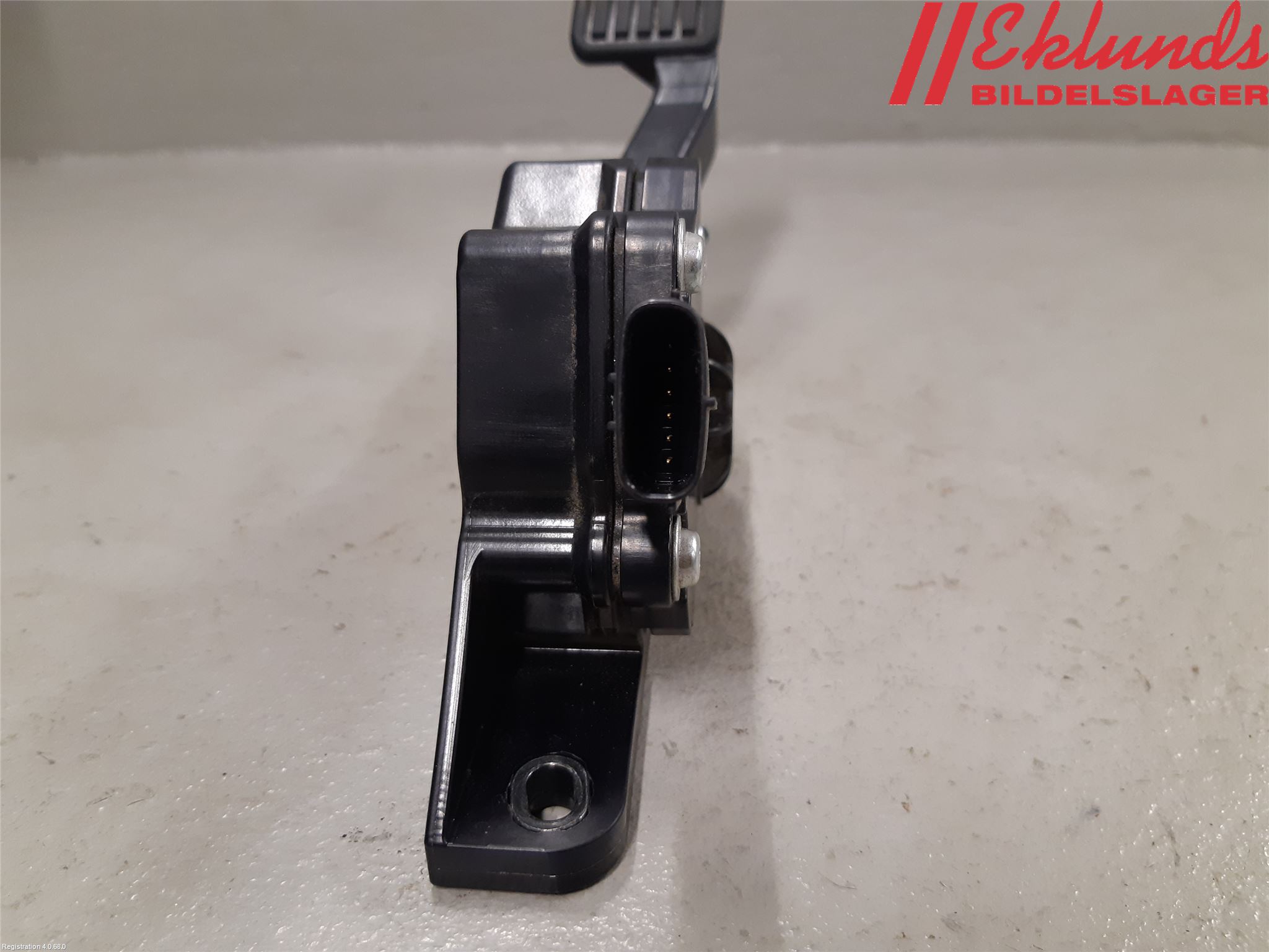 Isuzu D-MAX II (TFR, TFS) Accelerator pedal 8980677481