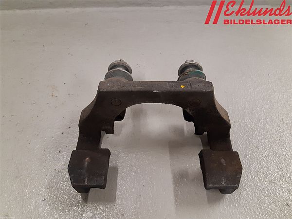 Brake caliper carrier