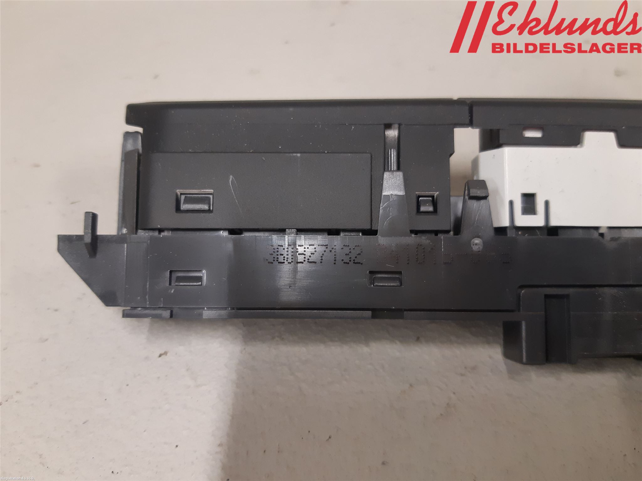 Interrupteur De Danger VW Passat 3G B8 - Réf 3G0927132A - Occasion état Correct