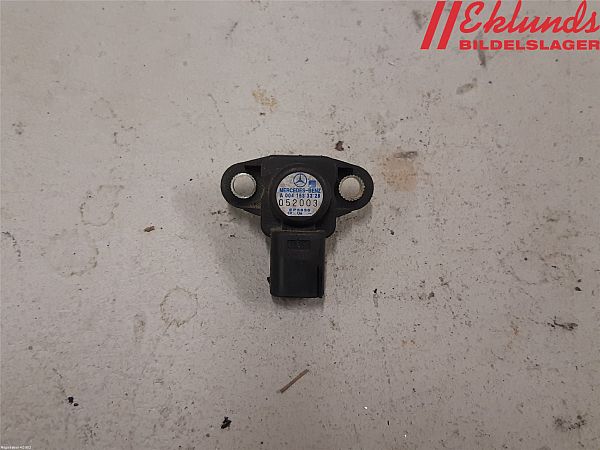common rail (Injectie) / Verstuiver Brug MERCEDES-BENZ E-CLASS (W211)