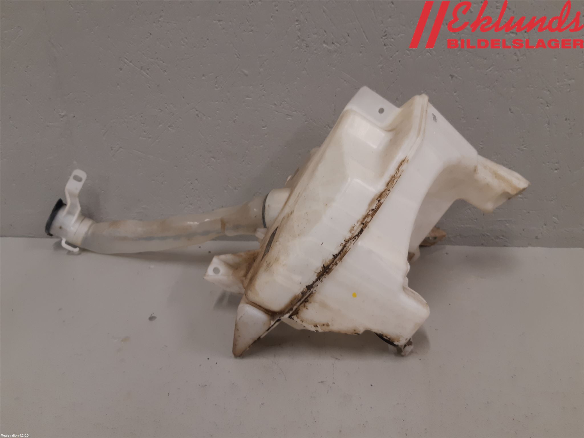 Toyota RAV 4 Mk II (_A2_) Sprinkler container 060851-139