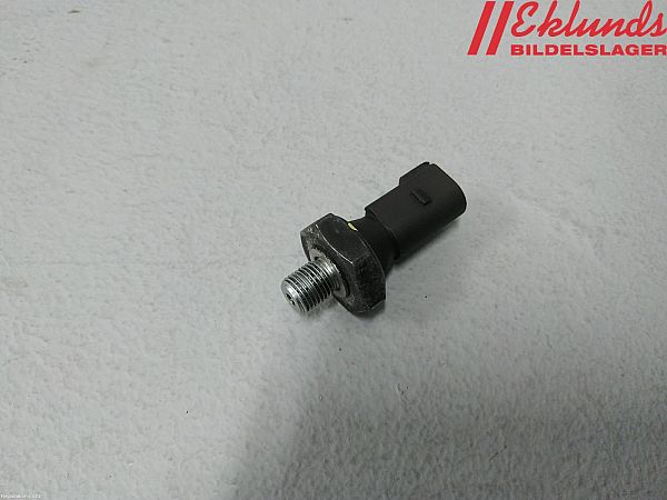 Oil pressure sensor