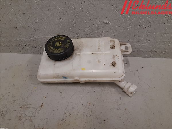 Brake fluid reservoir