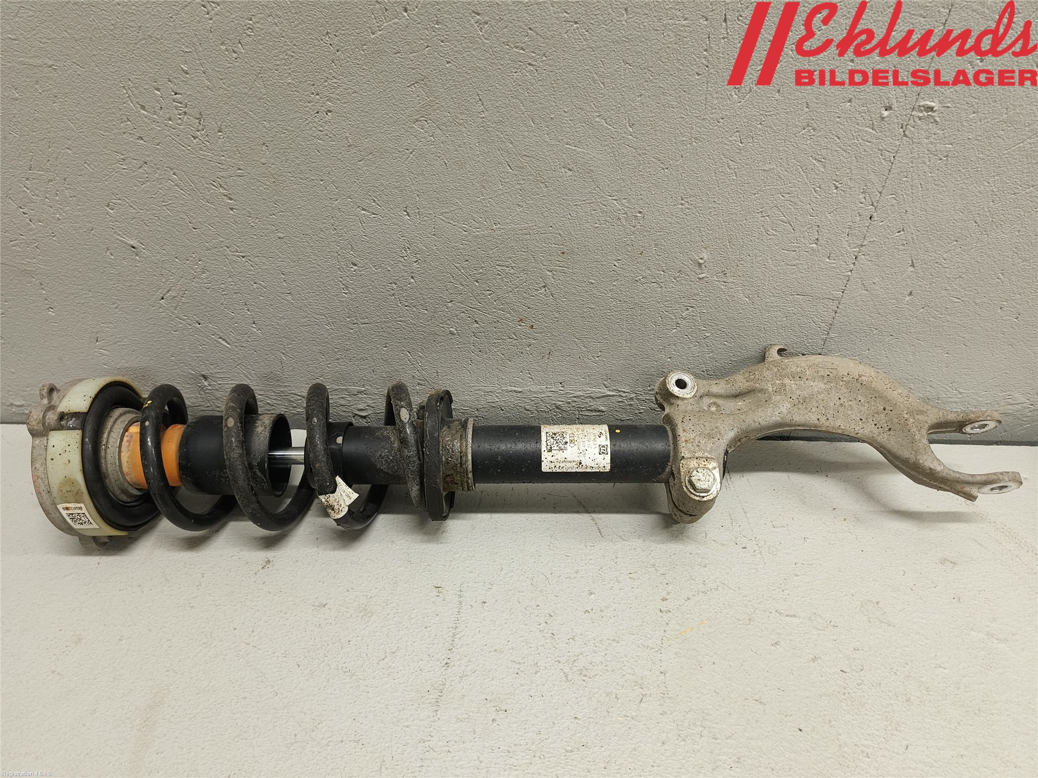 4K0-413-031-AG : Front shock and Shock absorber - front