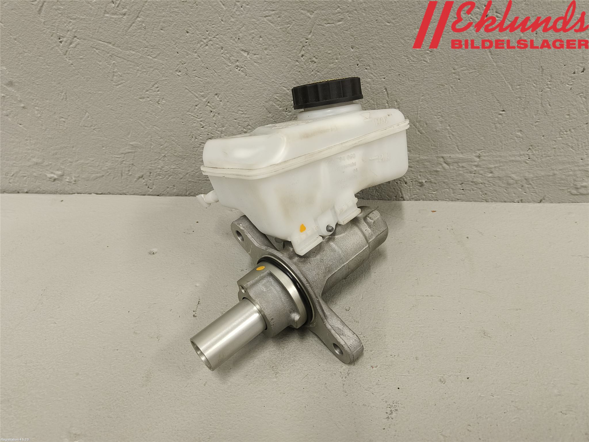 mamo　0206★ BMW X1 (F48) Brake - Master cylinder 34 33 6 860 686