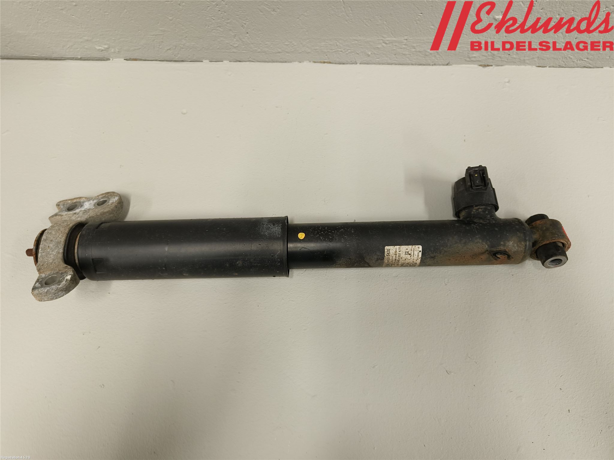 Opel INSIGNIA B Grand Sport (Z18) Shock absorber - rear 84178420