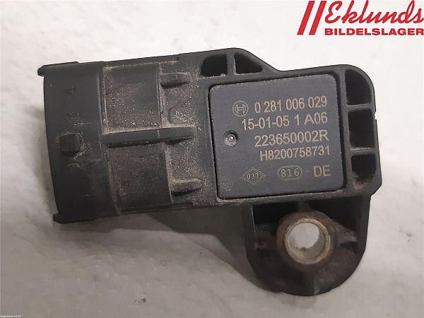 common rail (Injectie) / Verstuiver Brug NISSAN PULSAR Hatchback (C13)