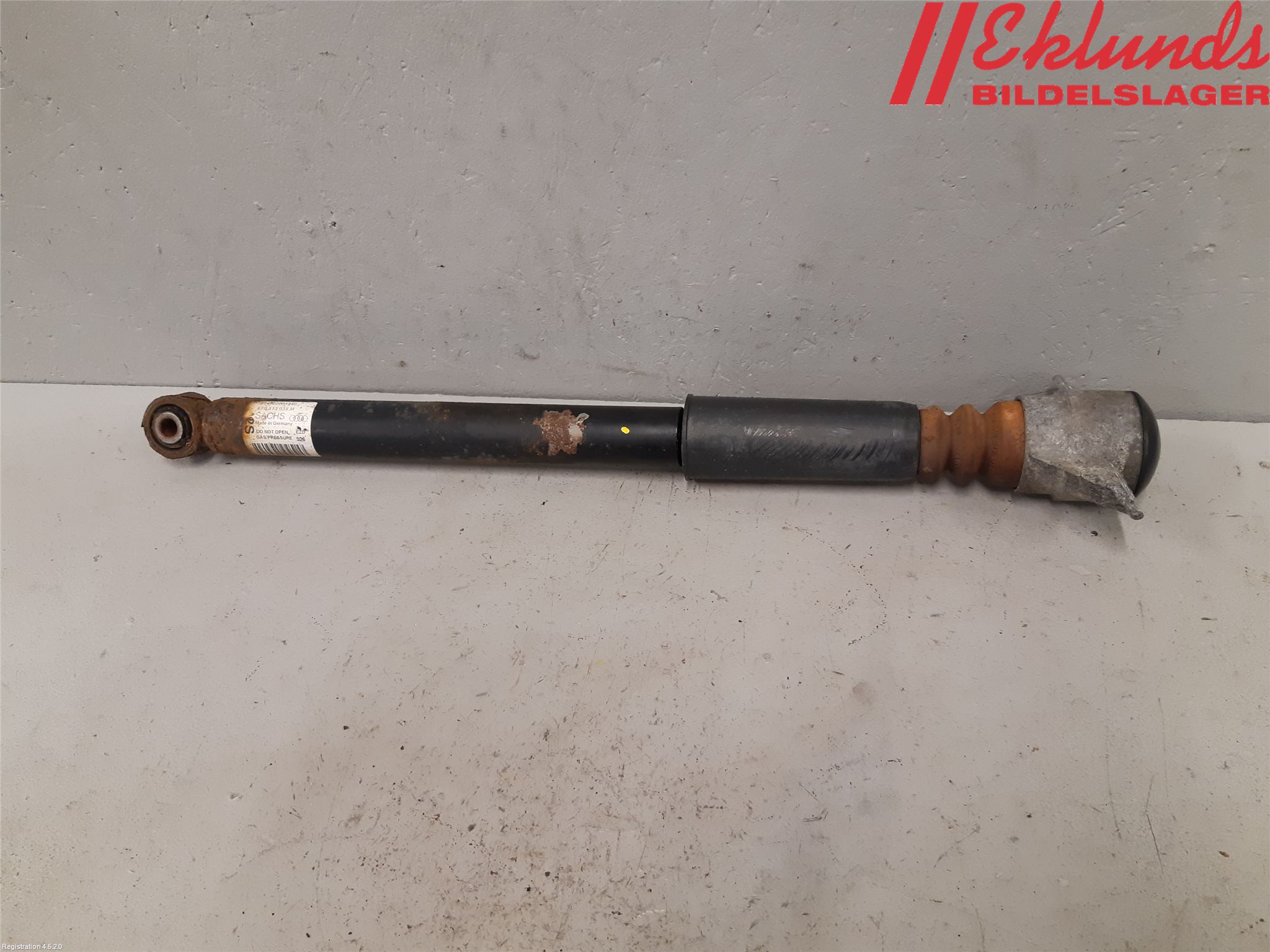 あ Genuine Toyota 81480-60110 LAMP ASSY, REAR FOG 8148060110
