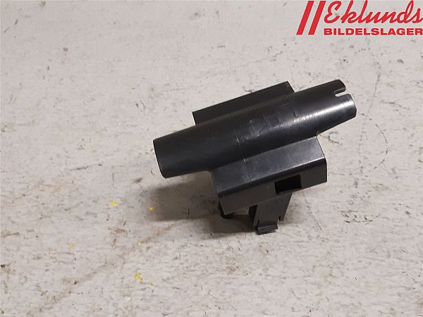 Headlight washer spray nozzle
