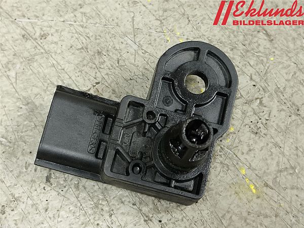 common rail (Injectie) / Verstuiver Brug MAZDA 2 (DL, DJ)