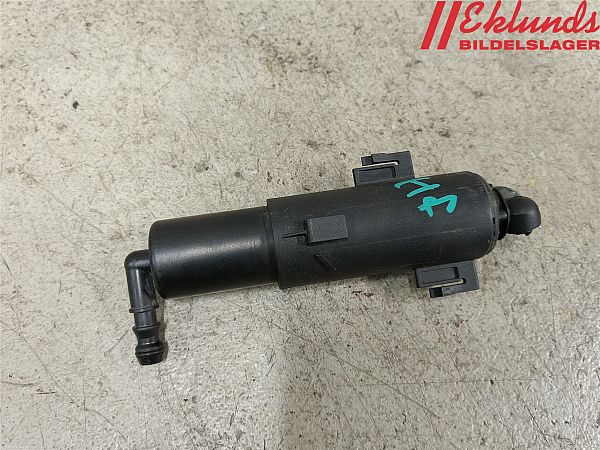 Headlight washer spray nozzle