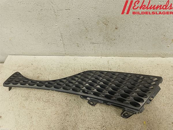 Grill / gitter NISSAN JUKE (F15)
