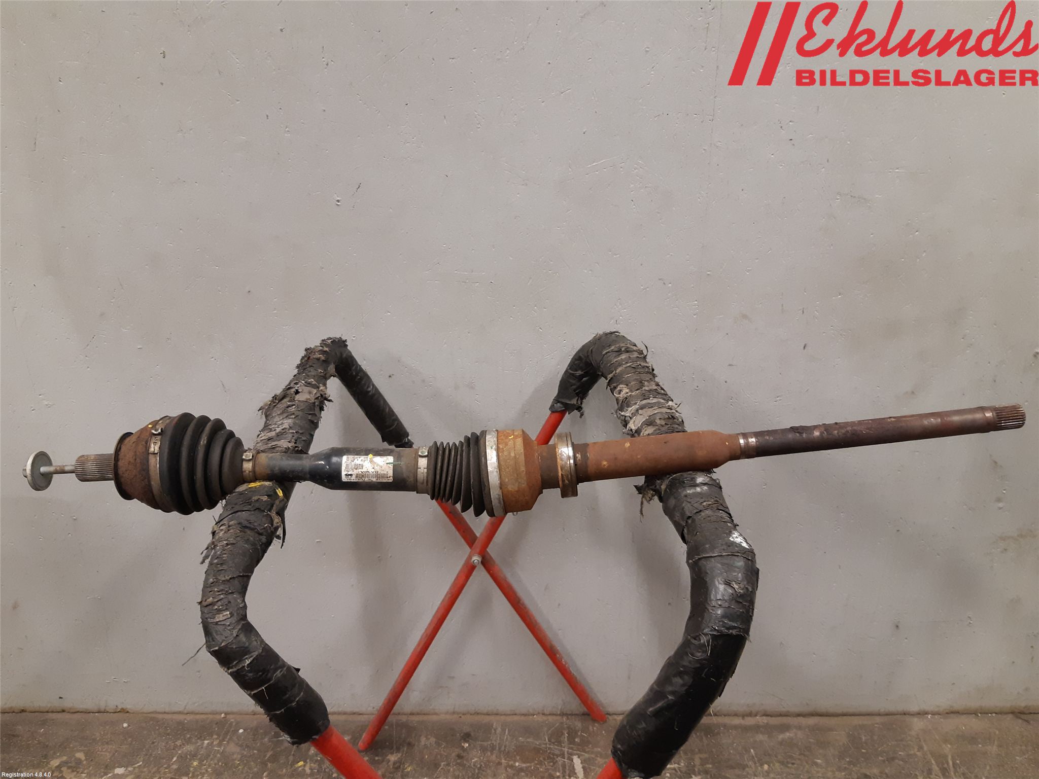 36051325 : Drive shaft - front - Autoparts24