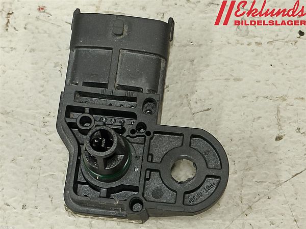 common rail (Injectie) / Verstuiver Brug VOLVO V90 II Cross Country (236)