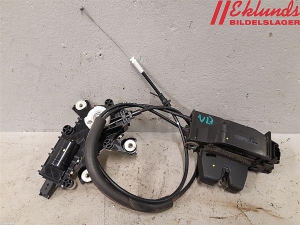 Tesla Model X - Door lock Model X - Autoparts24