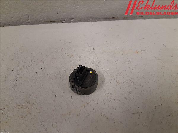 も出品 9/13発売｜atmos × adidas Originals ZX8000 