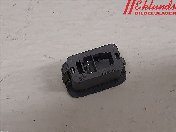 Tailgate release switch