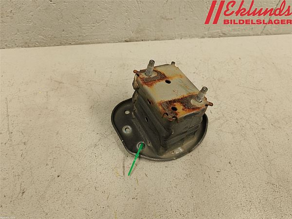 Rear shock absorber bar