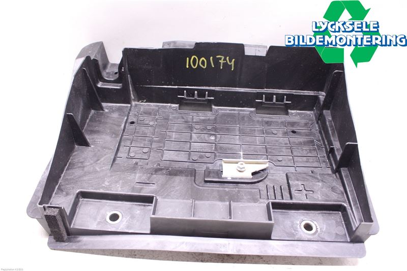 Battery casing NISSAN NV400 Bus (X62, X62B)