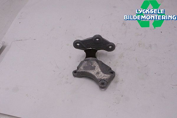 Gearbox mounting bracket