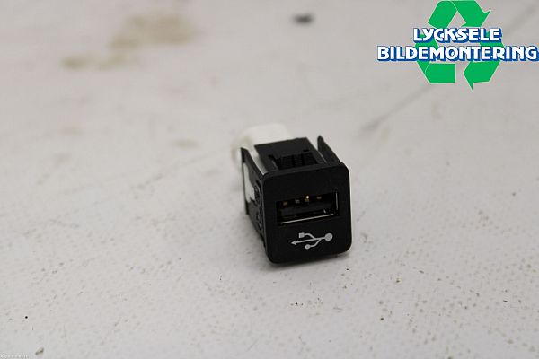 USB socket connector