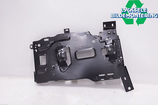 Battery tray