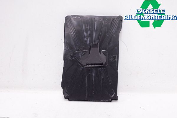 Battery tray