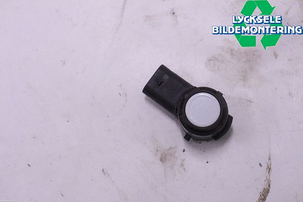 Einparkhilfe Sensor vorne VW PASSAT B8 Estate (3G5, CB5)