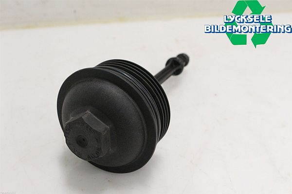 Ölfilterstutzen VW CADDY III Box (2KA, 2KH, 2CA, 2CH)