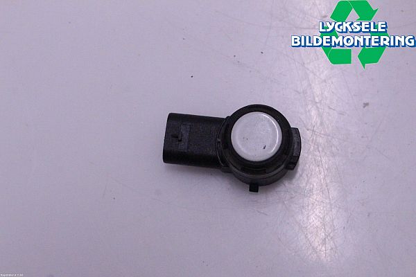 Einparkhilfe Sensor vorne VW PASSAT B8 Estate (3G5, CB5)
