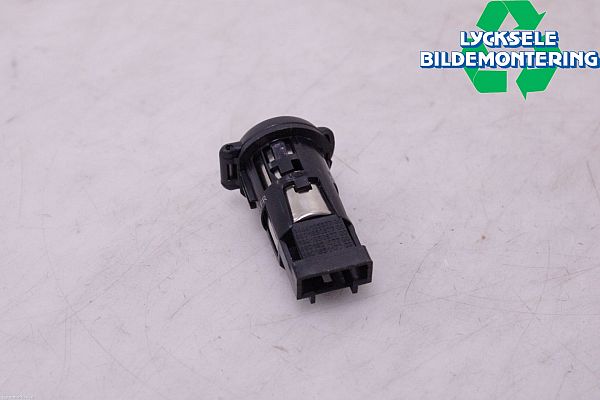 12 V socket