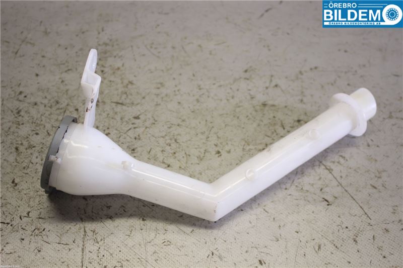 Washer fluid reservoir NISSAN QASHQAI II (J11, J11_)