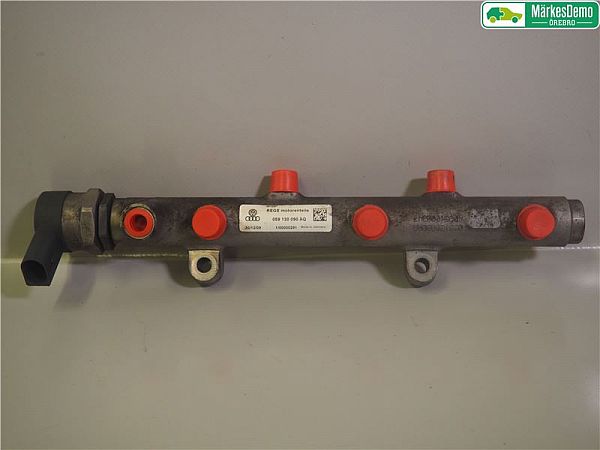 Rampe haute pression / tuyau de buse d'injection AUDI Q7 (4LB)