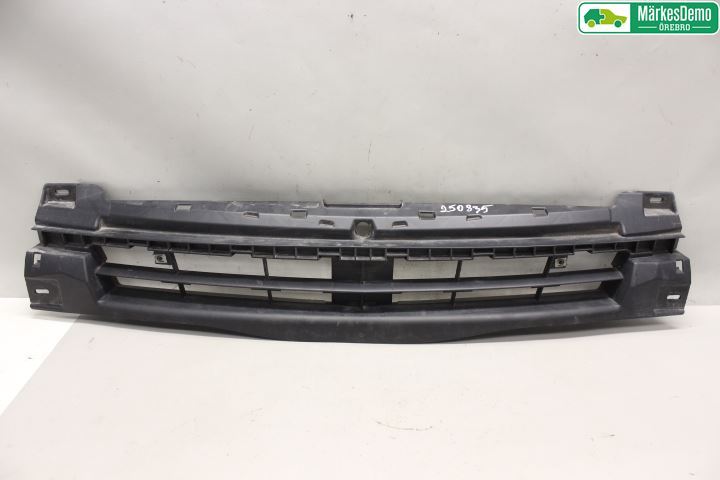 Grill / gitter NISSAN PRIMASTAR Van (X83)