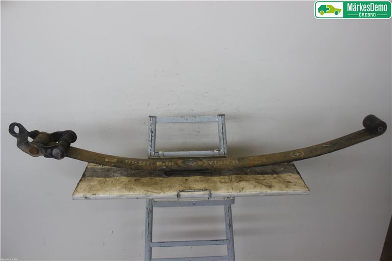 Blattfeder hinten NISSAN NV200 / EVALIA Bus