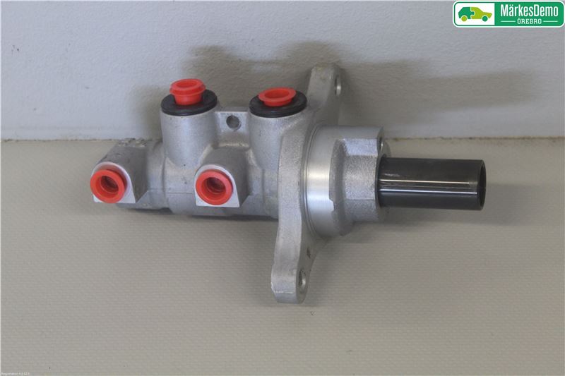Brake - Master cylinder KIA SPORTAGE (SL)