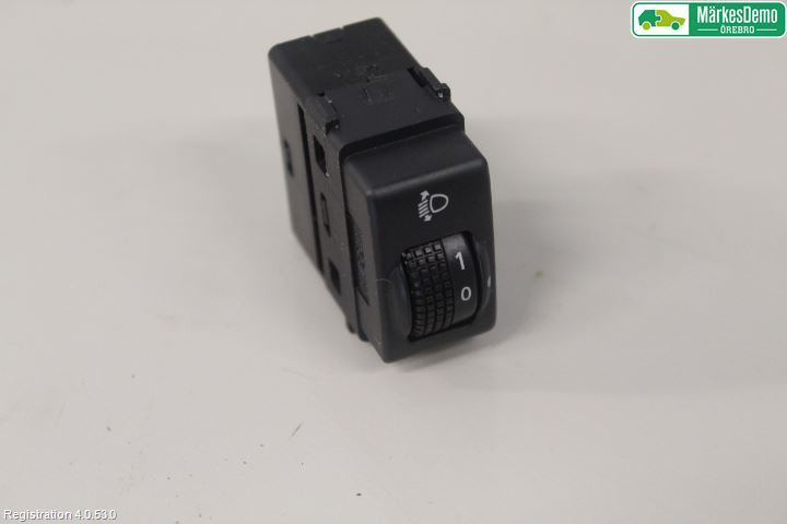 Switch - light adjuster NISSAN JUKE (F15)