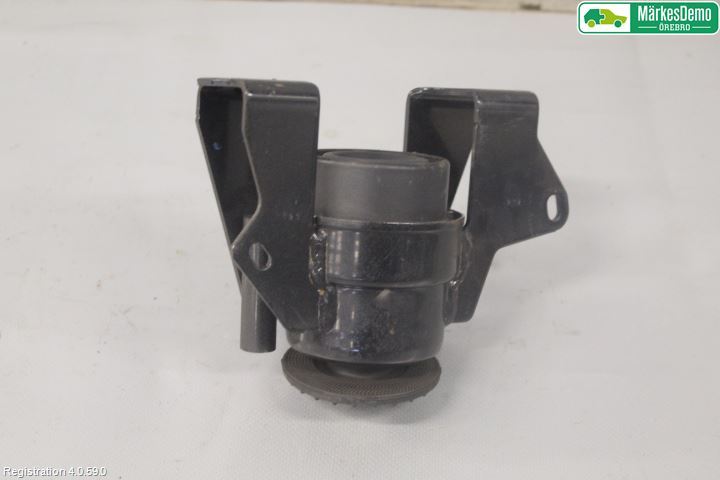 Engine mounting MITSUBISHI MIRAGE / SPACE STAR Hatchback (A0_A)