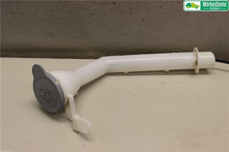 Washer fluid reservoir NISSAN QASHQAI II (J11, J11_)