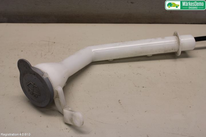 Washer fluid reservoir NISSAN QASHQAI II (J11, J11_)