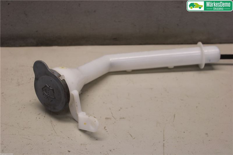 Washer fluid reservoir NISSAN QASHQAI II (J11, J11_)