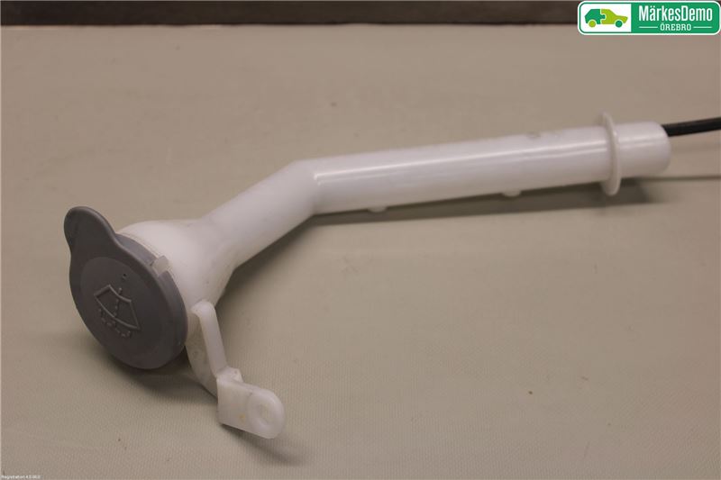 Washer fluid reservoir NISSAN QASHQAI II (J11, J11_)