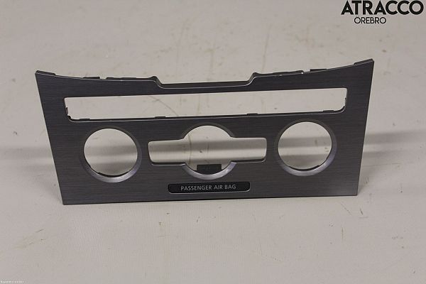 Radio - front plate VW PASSAT Estate (365)