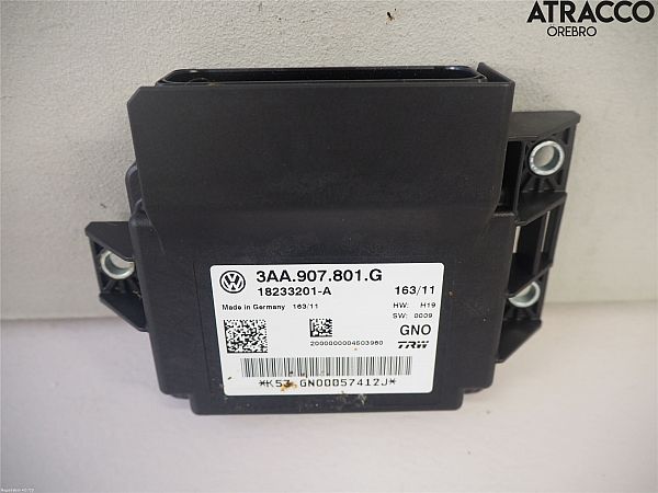Parkeringsbremsemodul / styrboks (EPB) VW PASSAT Estate (365)