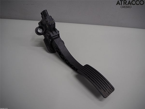 Accelerator pedal FIAT FREEMONT (345_)