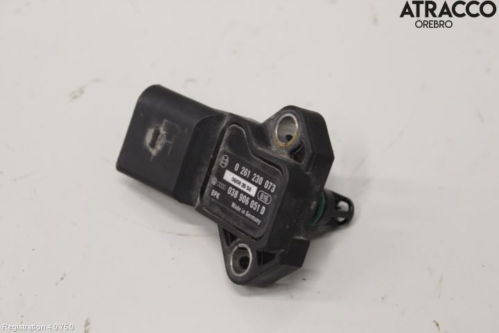 common rail (Injectie) / Verstuiver Brug VW TIGUAN (5N_)